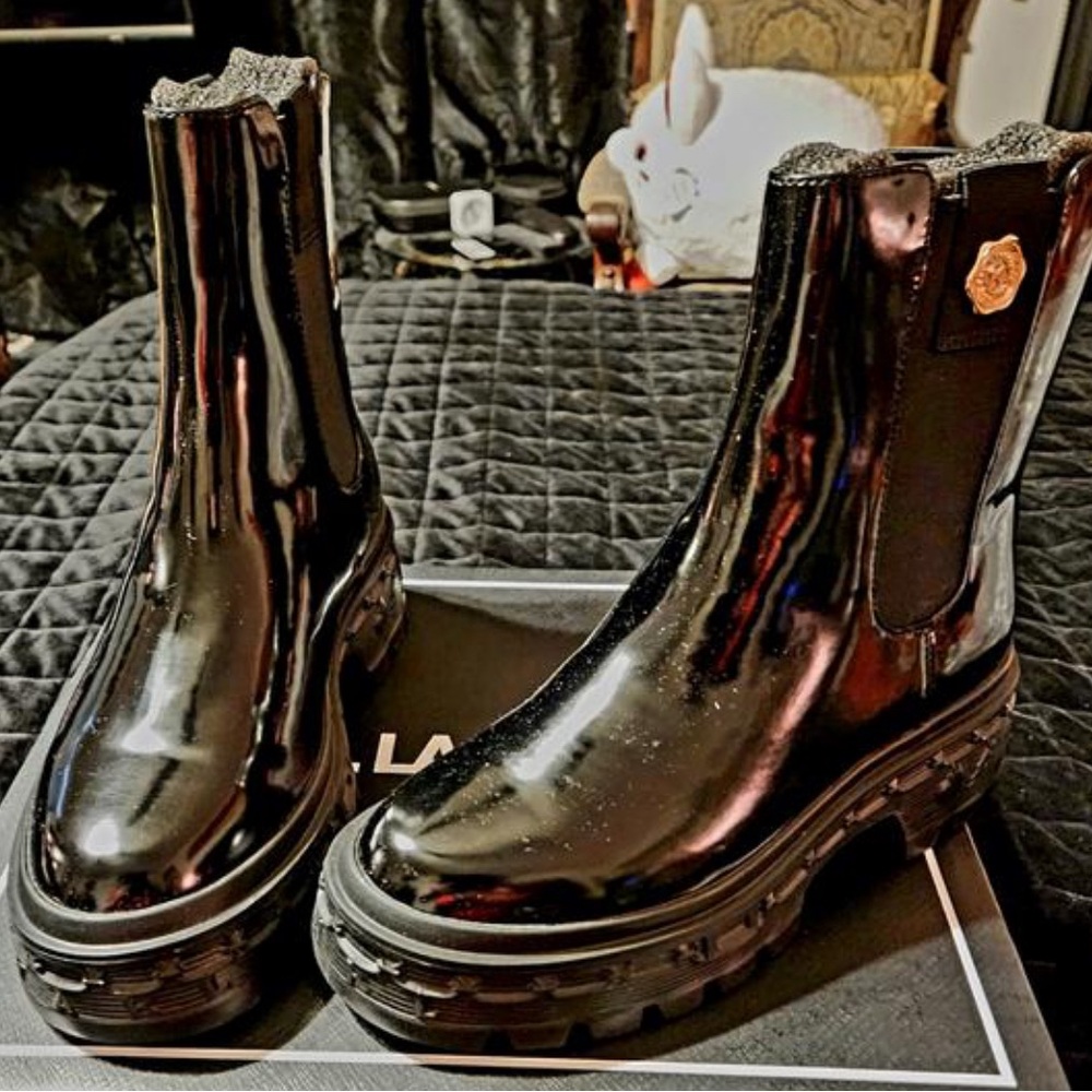 C Karl Lagerfeld gorgeous glossy lug sole rainboot lightweight Women's Boots 7 - Picture 3 of 8